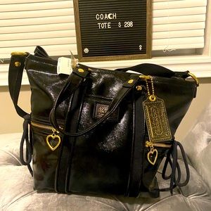 Coach Daisy Liquid Gloss Tote Black F20047 New